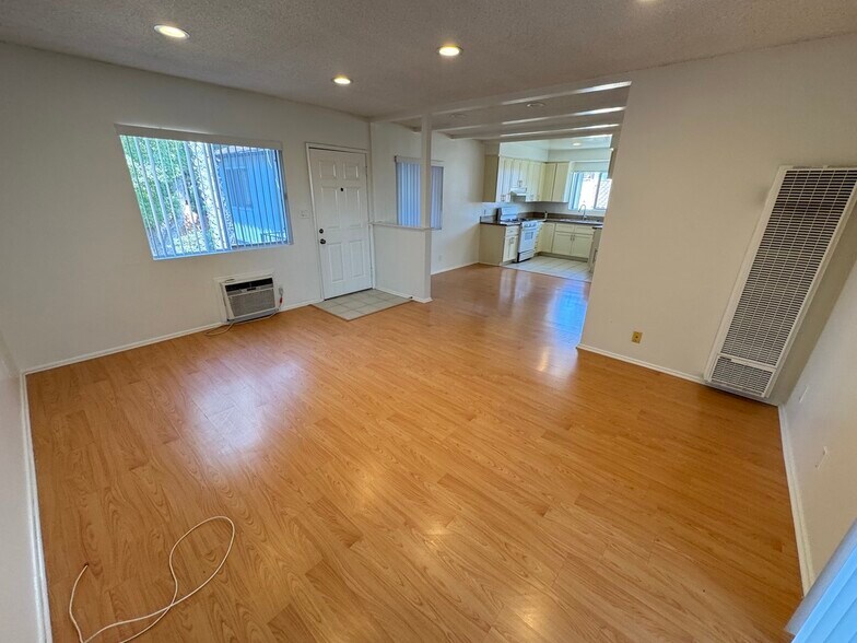 Building Photo - 1152 Ruberta Ave