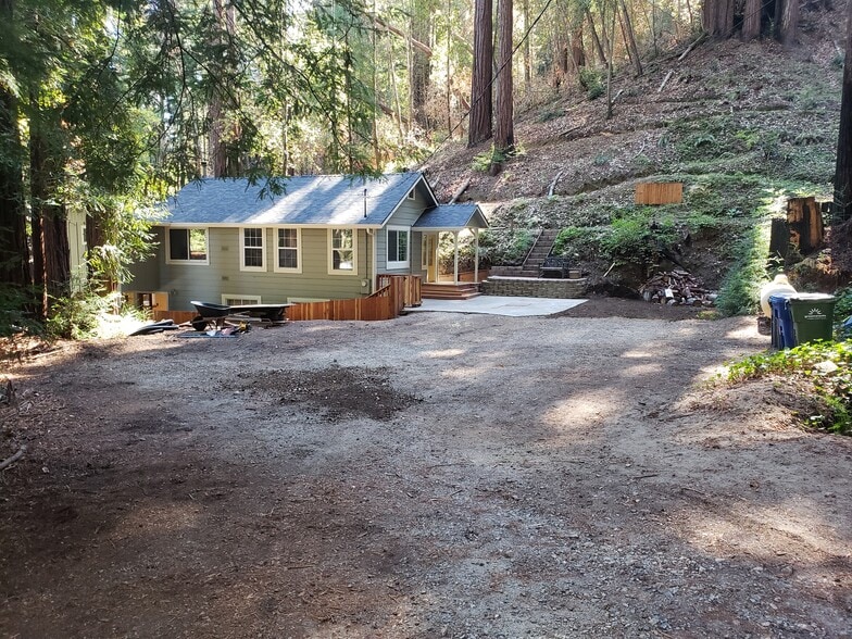 Building Photo - 504 Eden Ave