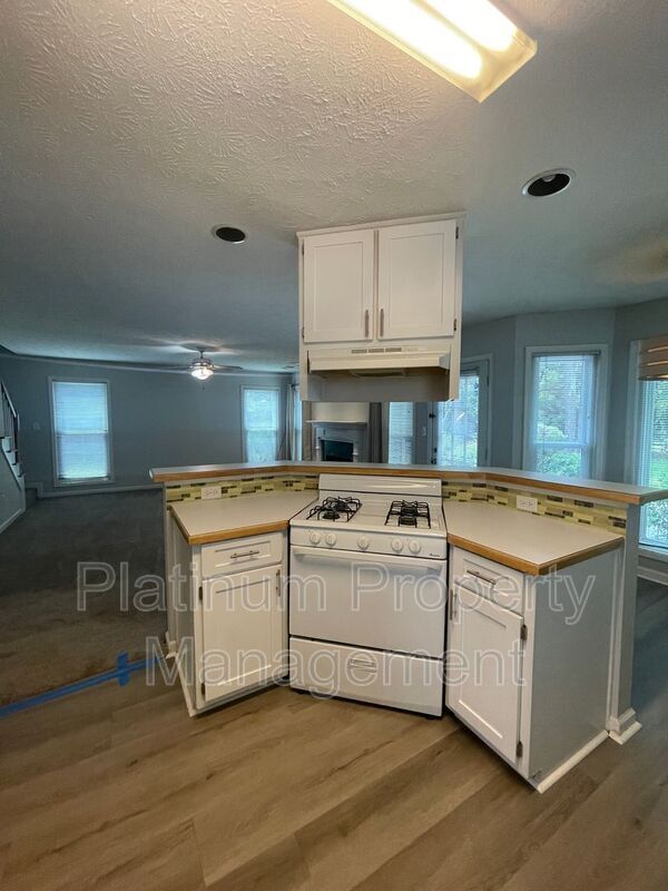 Building Photo - 1020 Twin Brook Ct NW