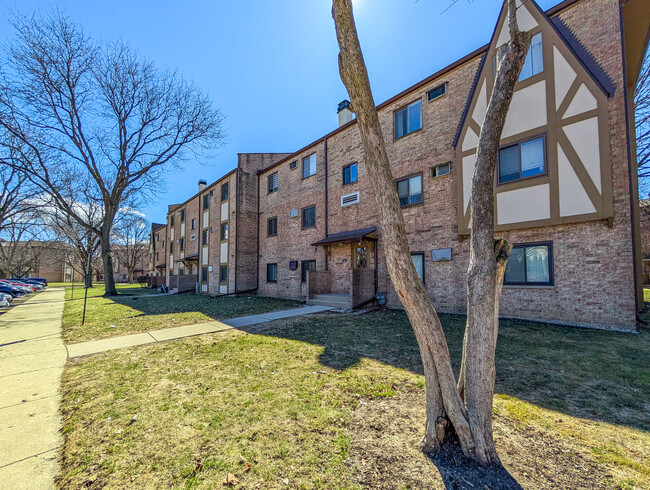 Primary Photo - 801 S Dwyer Ave