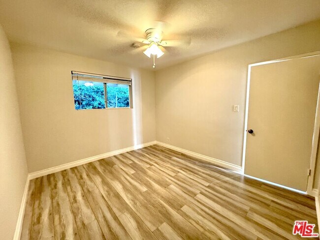 Building Photo - 226 S Gale Dr
