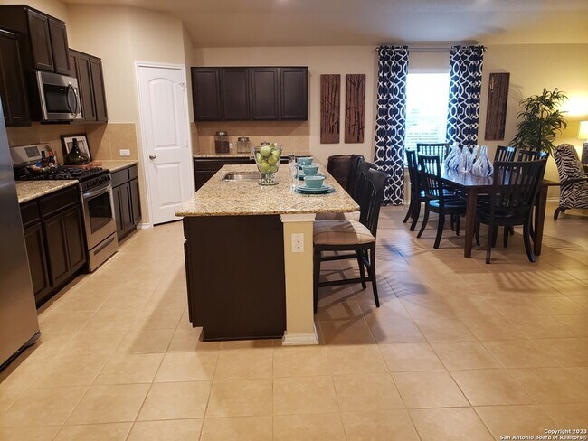 Building Photo - 446 Eastern Phoebe