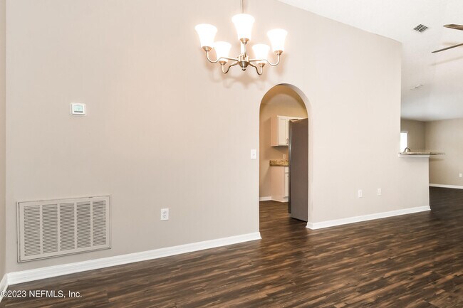 Building Photo - 2900 Stonegate Ln