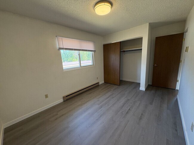 Building Photo - 1909 S Black Ave