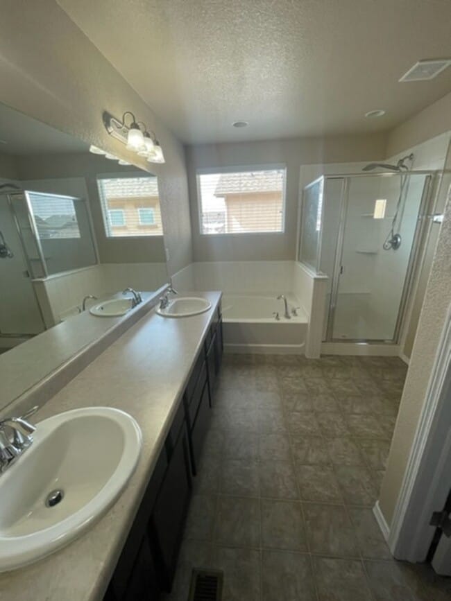 Building Photo - MOVE-IN SPECIAL!! Gorgeous Wolf Ranch Home!!!