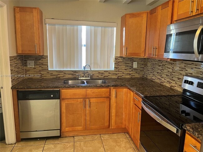 Building Photo - 9722 NW 6th Ln