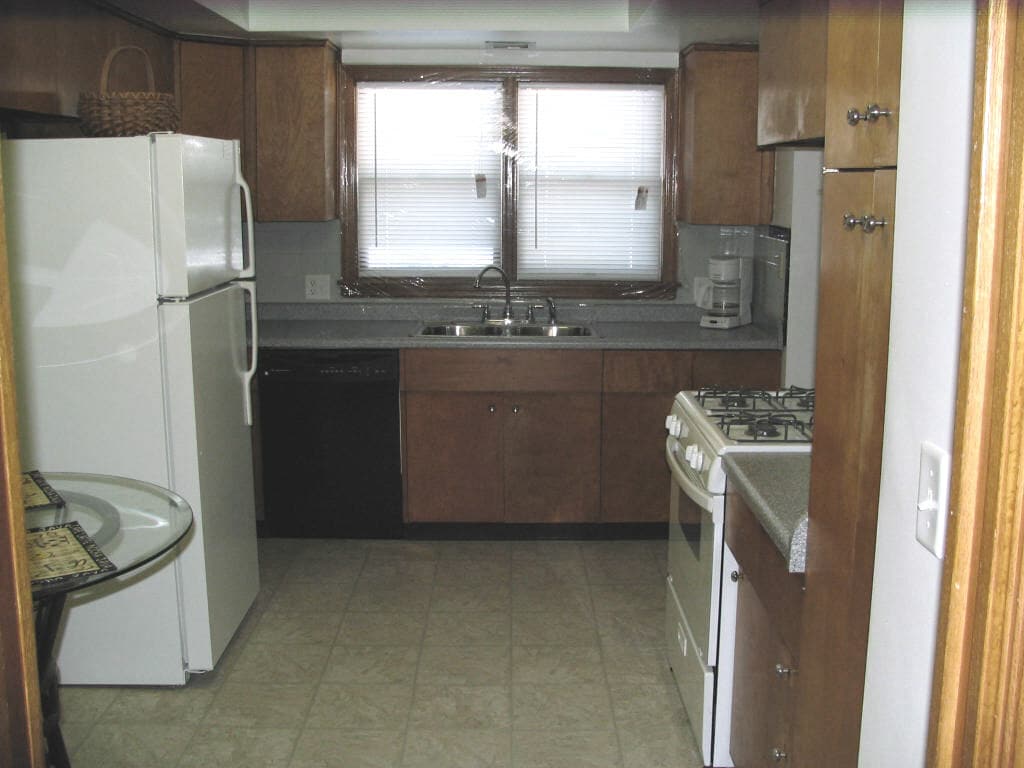 Building Photo - 1205 W Bloomington Rd