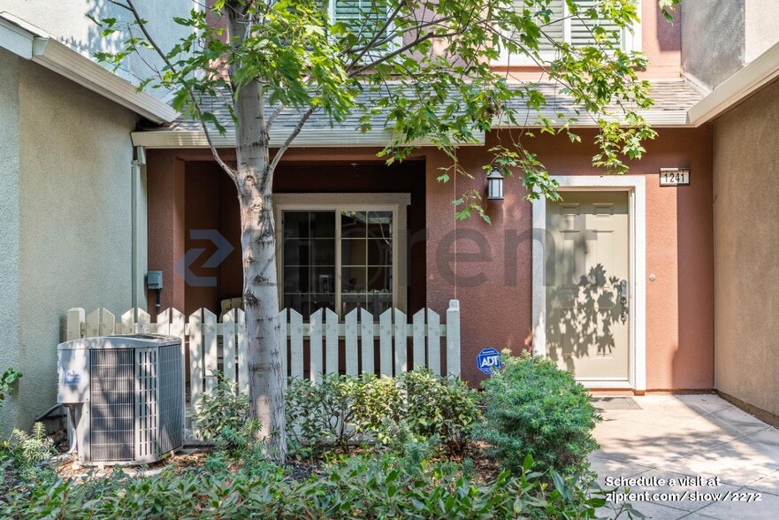 Building Photo - 1241 Arabica Terrace