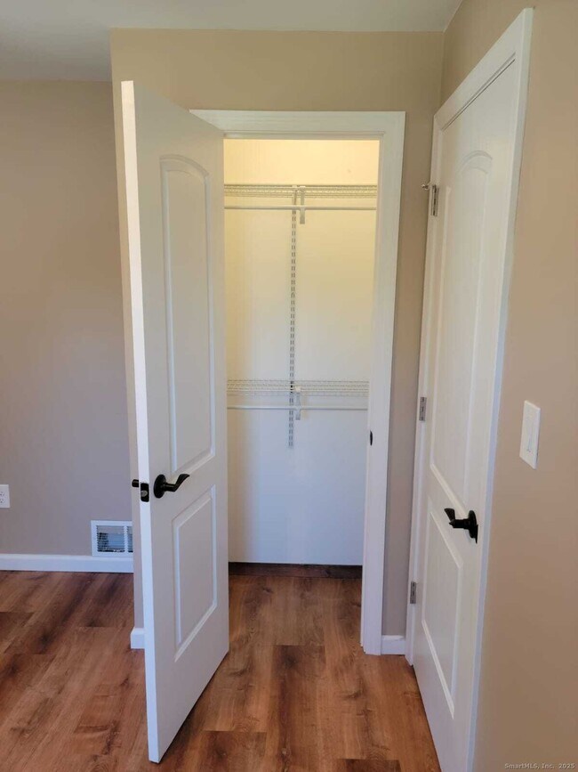 Building Photo - 62 High Ridge Dr