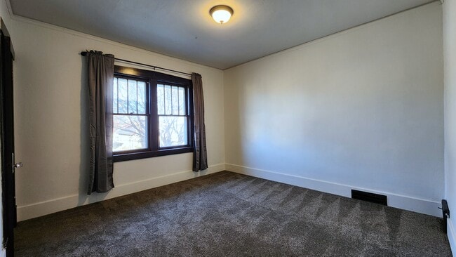 Building Photo - 1314 3rd Ave N