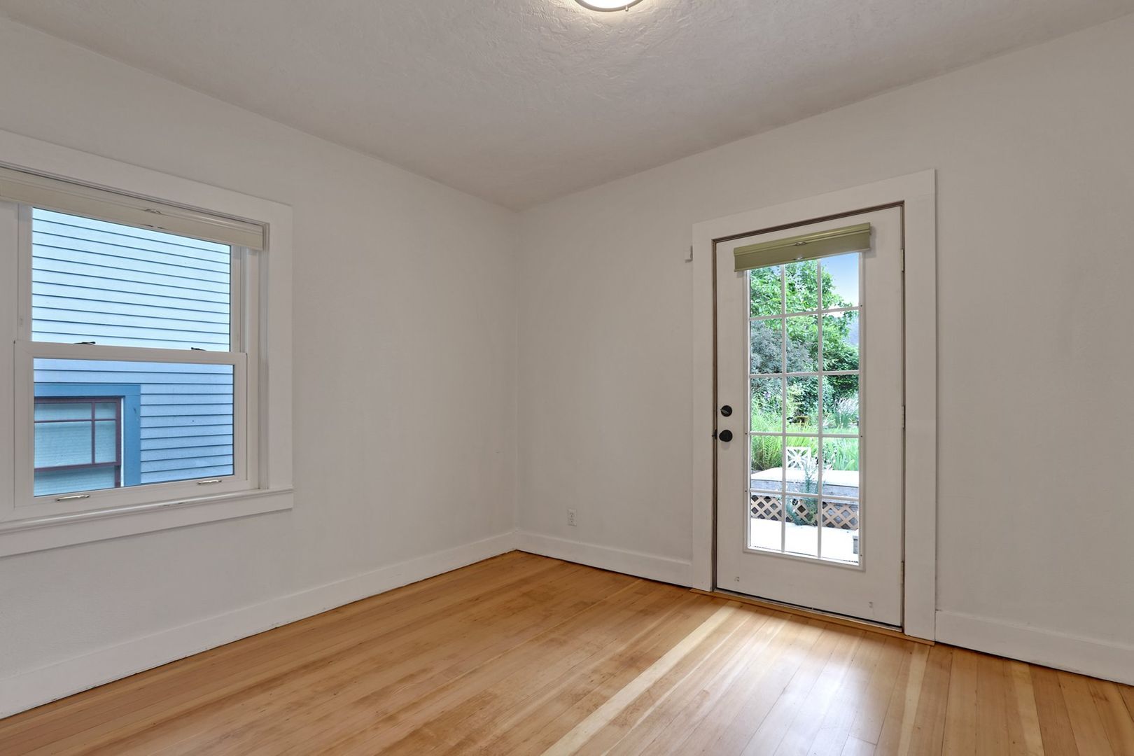Building Photo - 303 NE 45th Ave