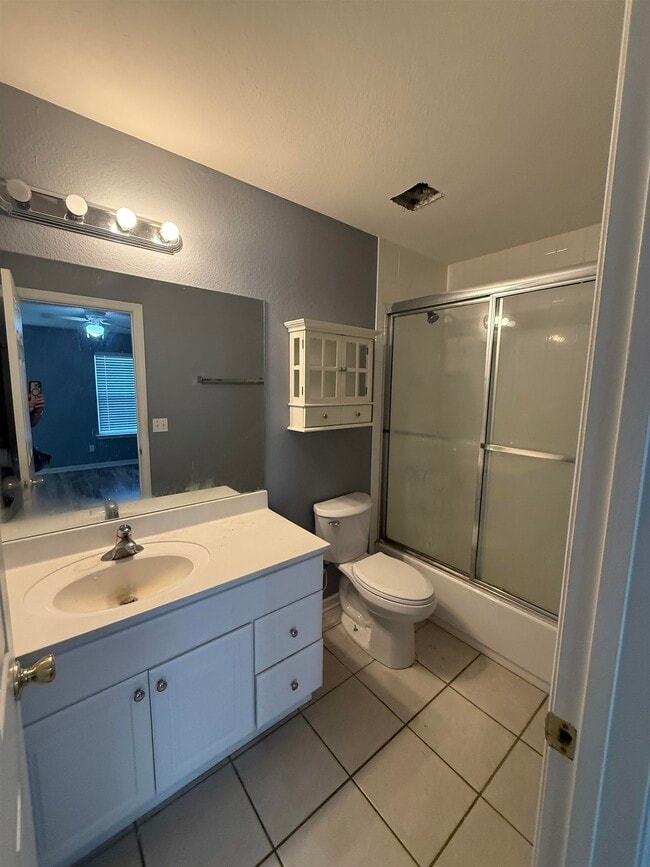 Building Photo - 36 Evans Ave