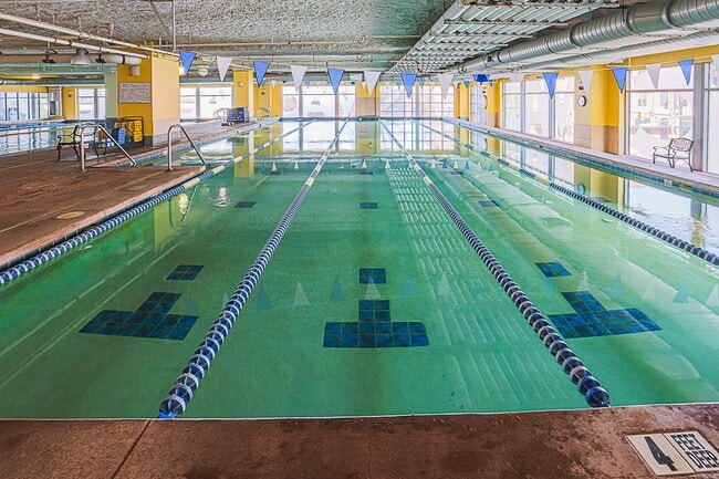 Building Photo - 675 S President St