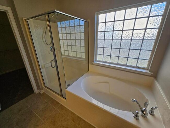 Building Photo - Chapin Home