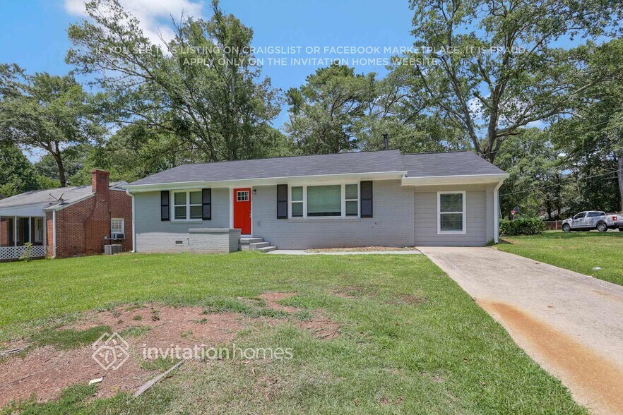 Primary Photo - 2013 Ben Hill Rd