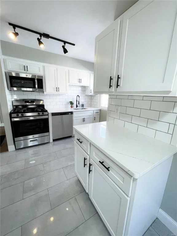 Building Photo - 1349 Kraft St