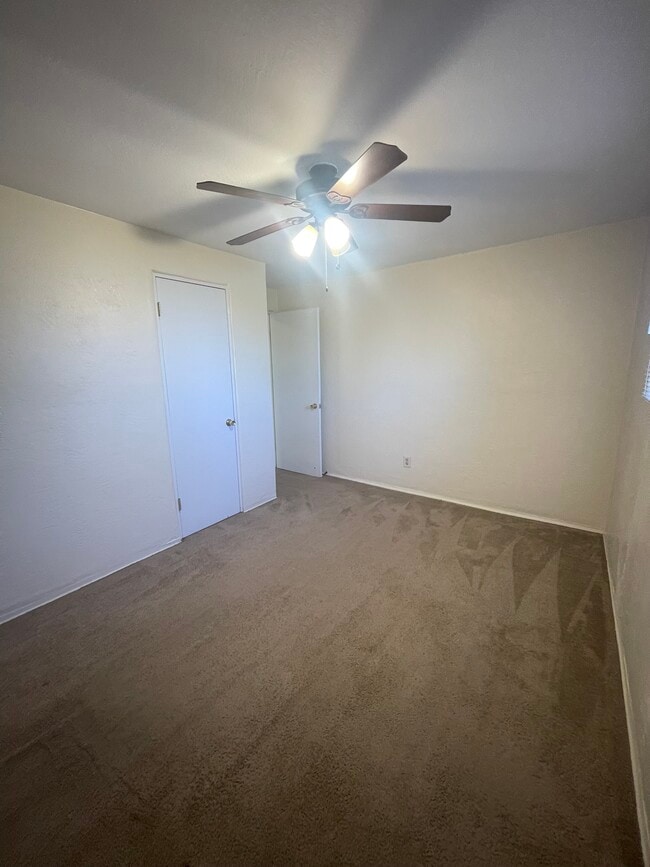 Building Photo - 3112 Colorado St NE