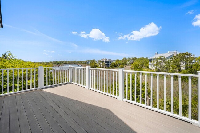 Building Photo - 64 Tradewind Ct