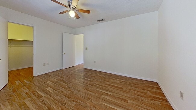 Building Photo - Cute 1 Bed 1 Bath Condo in Colonial Point!