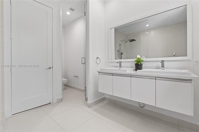 Building Photo - 6432 NW 104th Ct