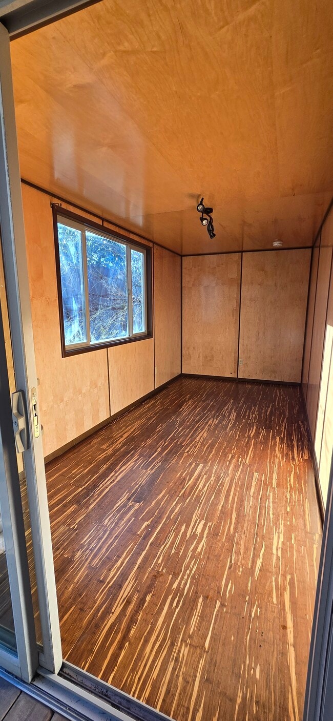 Building Photo - Troy