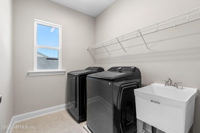 Building Photo - 131 Vly Fls Wy