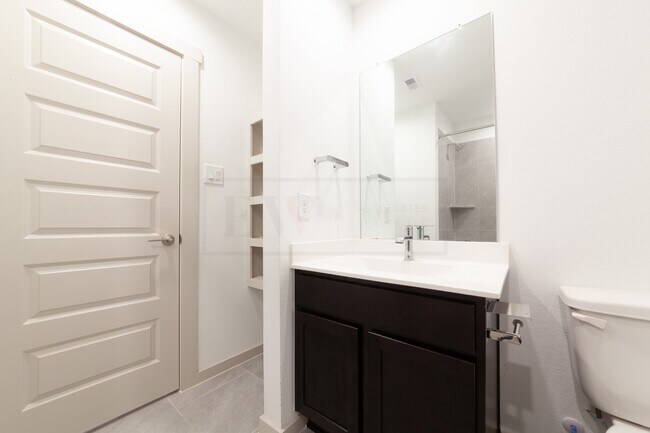 Building Photo - 4010 Garver Grv Ln