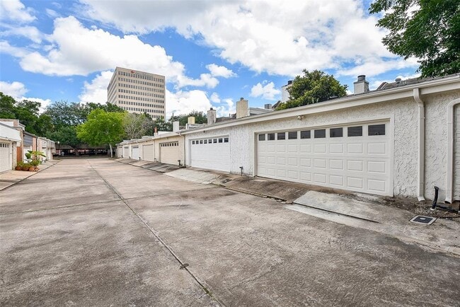 Building Photo - 4812 Palmetto St