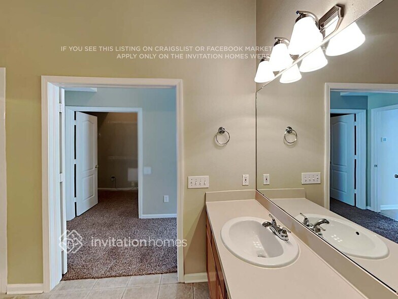 Building Photo - 13250 Early Run Ln