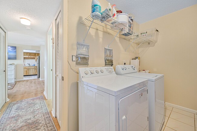 Building Photo - 6108 Whiskey Creek Dr
