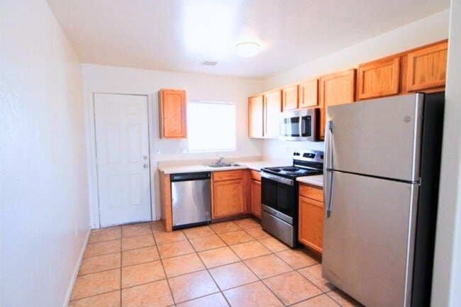 Building Photo - 9975 W Lynx Dr