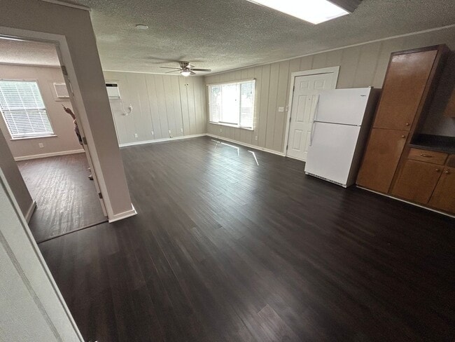 Building Photo - 1/1 Duplex / Fridge, Washer & Dryer Included  / Large Front Deck / Small Fenced in Side Yard/ NBISD