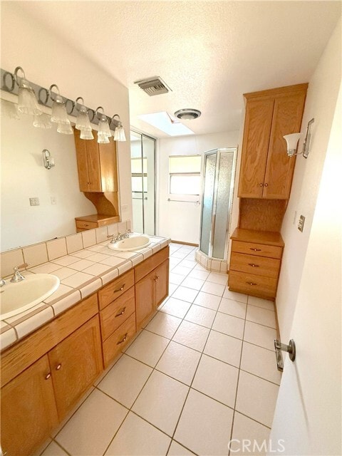 Building Photo - 608 Juanita Ave