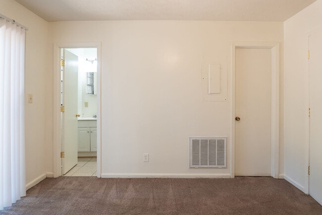 Building Photo - 2540 Bilbrey Dr