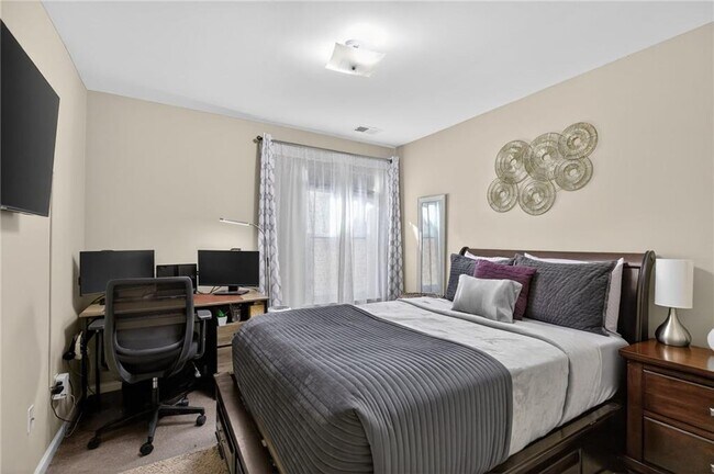 Building Photo - 94 Hill Crest Cir