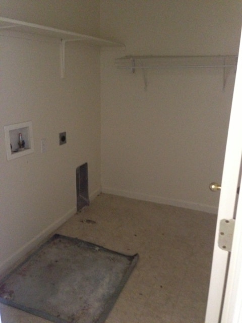 Building Photo - Los Banos, Large 2 story 5 bedroom 3 full ...