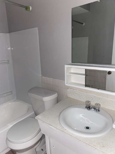 Building Photo - 1885 N Taylor Rd