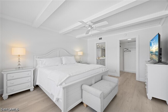 Building Photo - 3443 Gulf Shore Blvd N