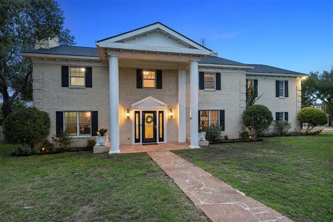 Building Photo - 17700 N Rim Dr