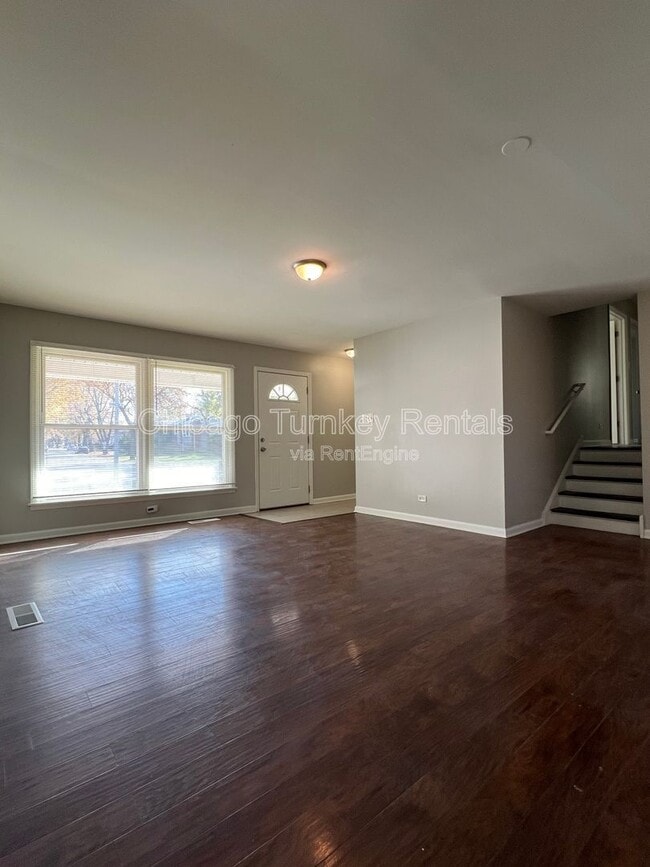 Building Photo - 17504 Oakwood Dr