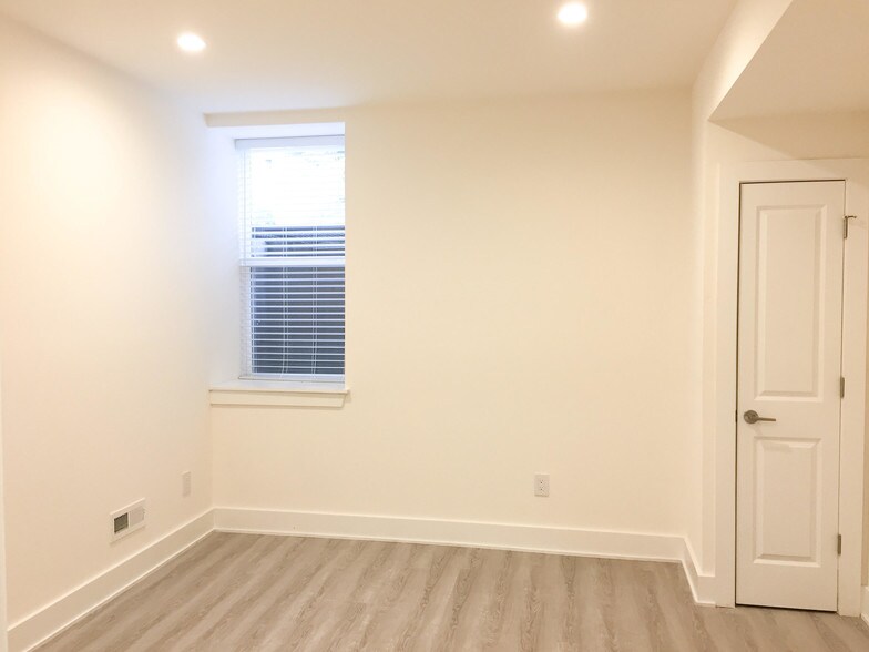 Building Photo - 404 W Berks St