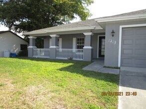 Building Photo - Convenient 3/2/2 to Pine Island and Del Prado