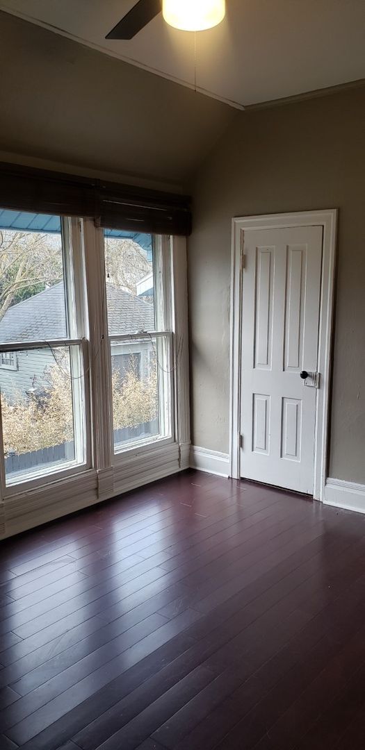 Building Photo - One bedroom, one bath upper unit located i...
