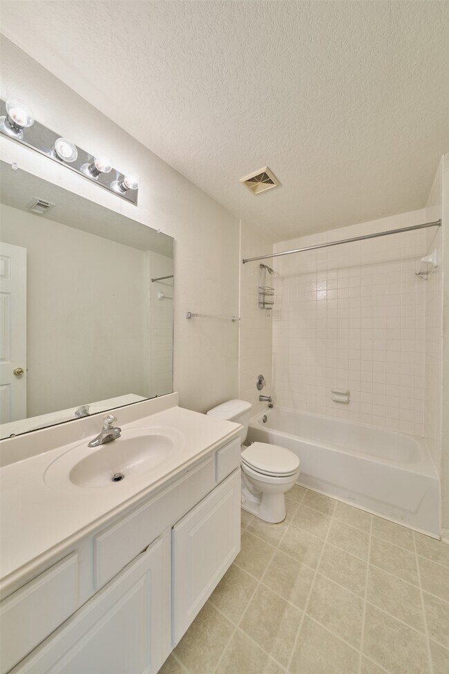 Building Photo - 506 Elm Ridge Dr