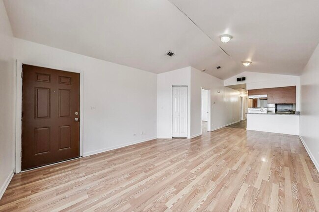 Building Photo - 4641 S Drake Ave