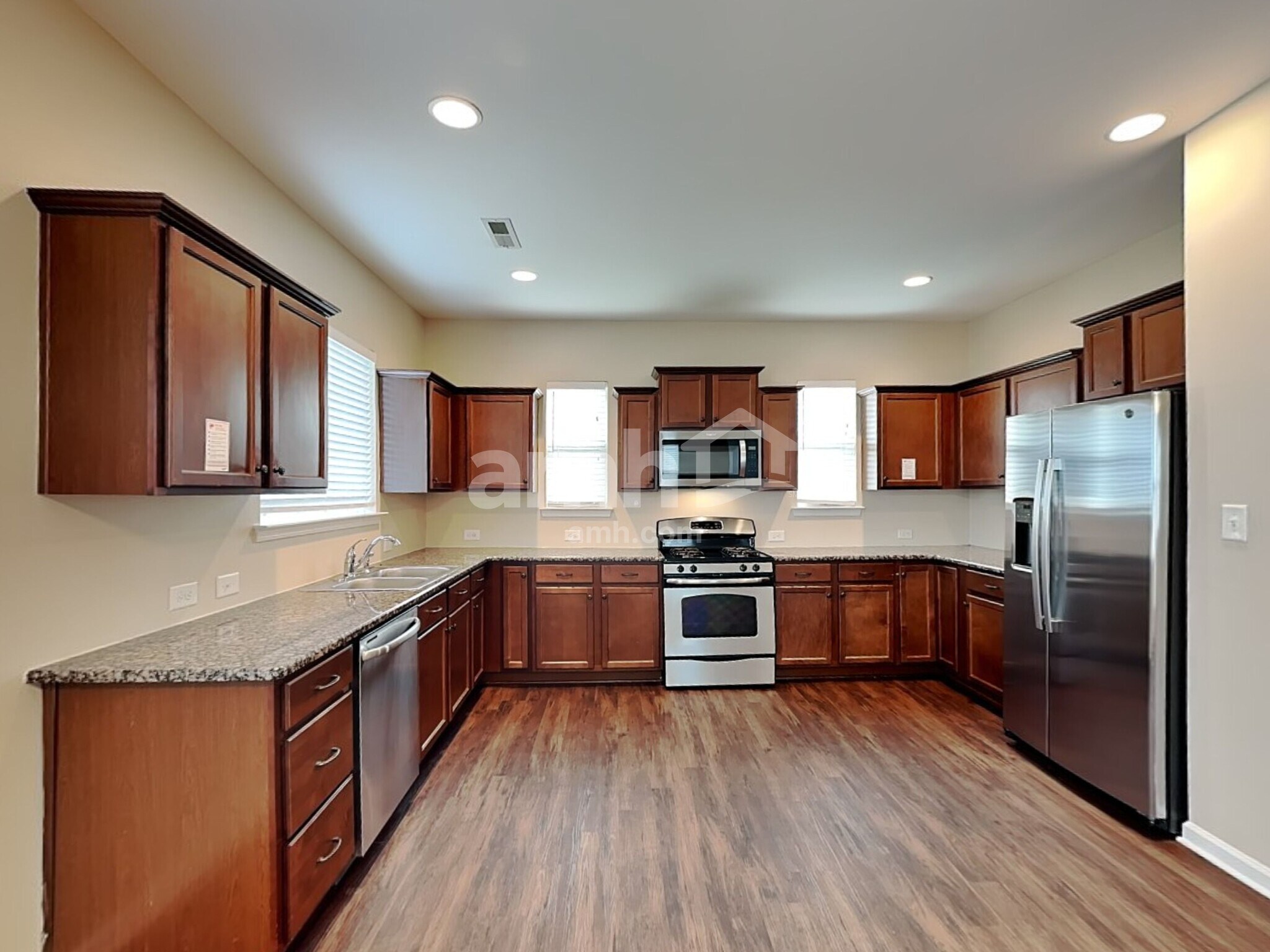 Building Photo - 392 Sweet Shrub Dr