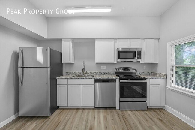 Building Photo - 1516 William Howard Taft Rd