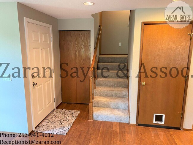 Building Photo - 428 - Spectacular Townhouse with Ultimate Privacy