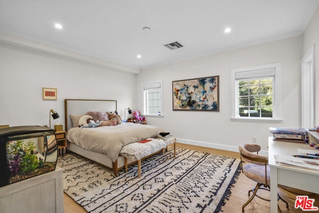 Building Photo - 23255 Mariposa De Oro St