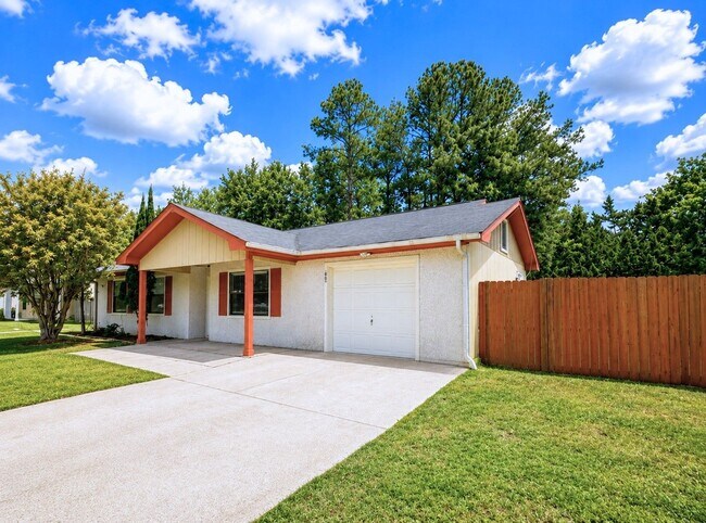 Building Photo - 603 Plantation Village Dr